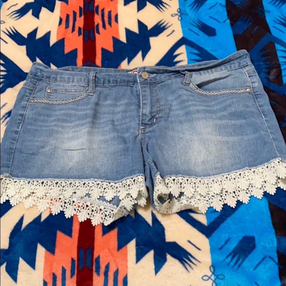 Lei shorts size 15